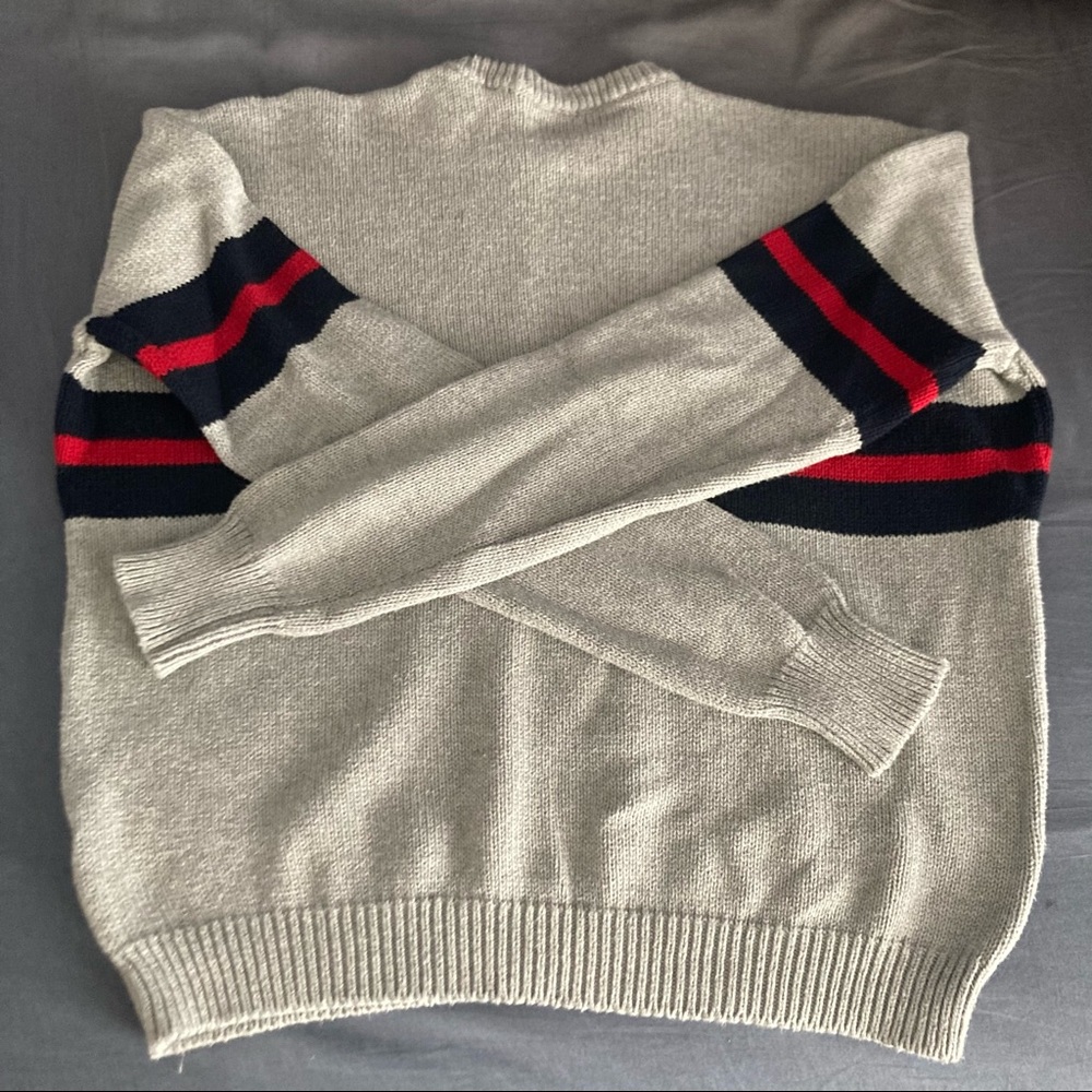 Brandy Melville 3-striped sweater. - Picture 2 of 3